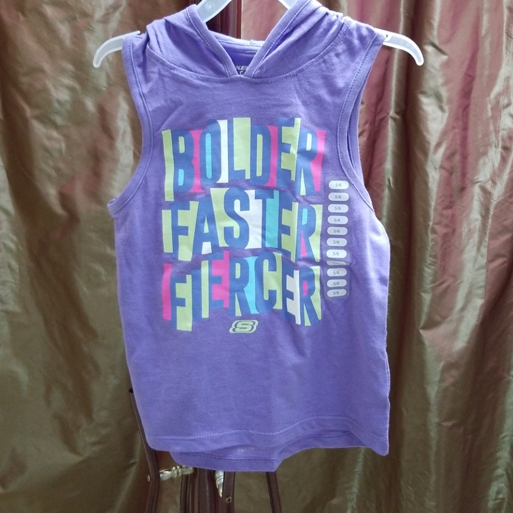 Girls Skechers sleeveless tshirt with hoodie